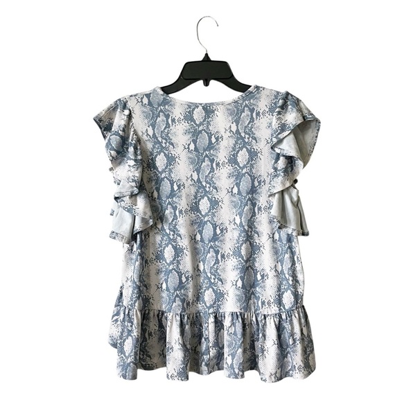 Altar’d State Top Women's Size XS Blue Snakeskin Print V-Neck Ruffle Hi-Low Hem - Picture 3 of 5